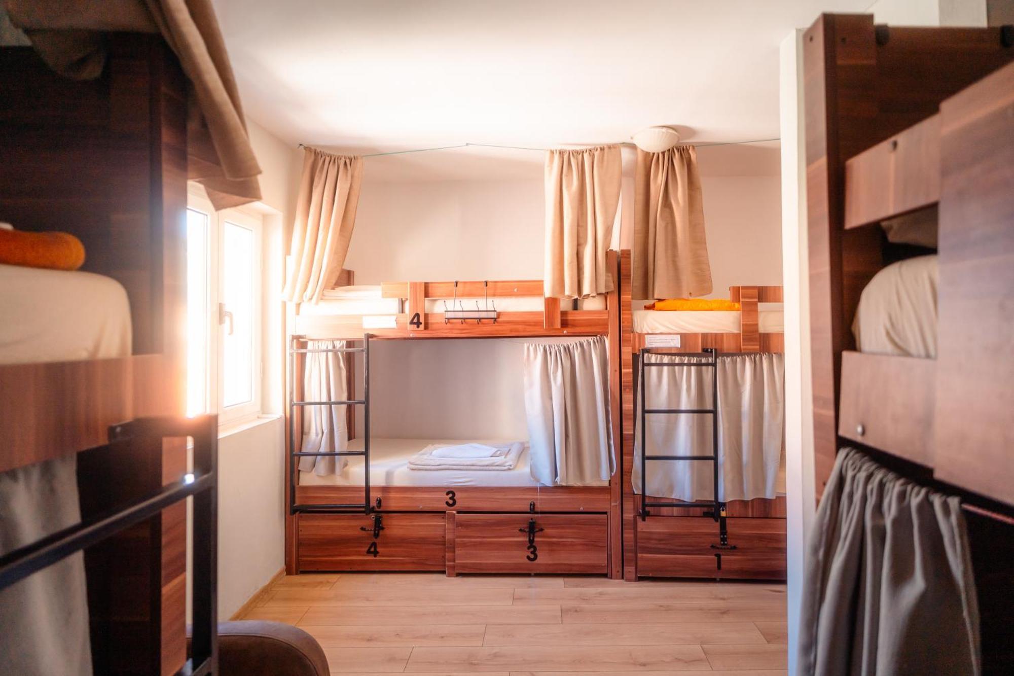 Freedom Hostel Будва Экстерьер фото